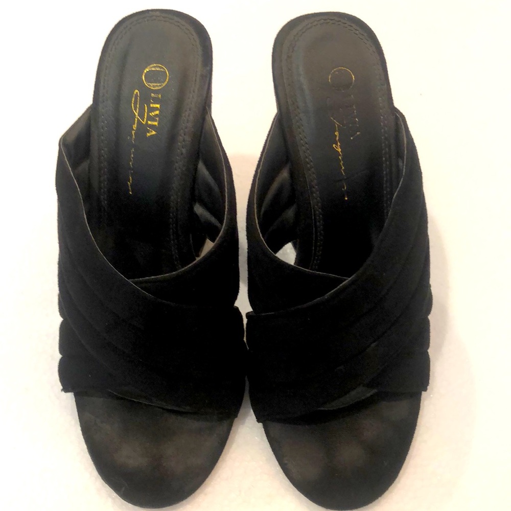 Beautiful Black Suede 4 1/2” Heels! These are in Very Good Used Condition!